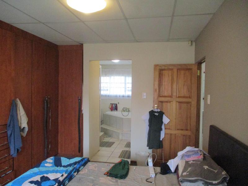 3 Bedroom Property for Sale in Langenhovenpark Free State